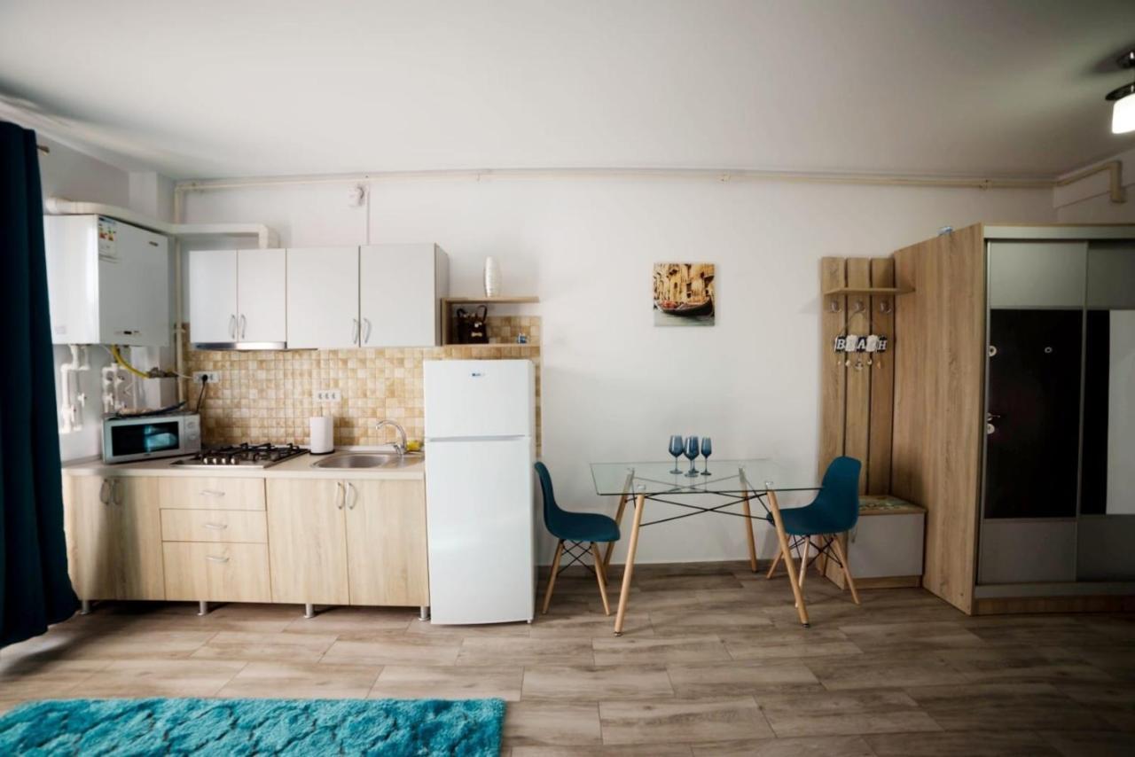 Kazeboo Beach Apartment Năvodari Екстериор снимка